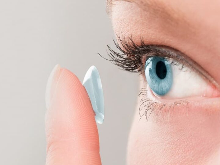 Jak zadbać o oczy, gdy nosisz soczewki kontaktowe?