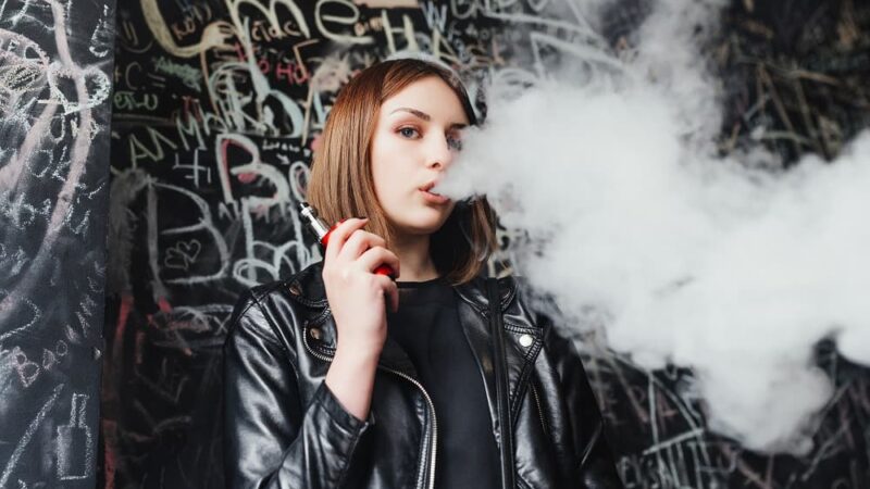 Czy palący nastolatkowie wolniej rosną?