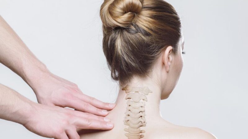 Czy sprzęt fitness, taki jak foam roller, pomaga w zdrowiu pleców?